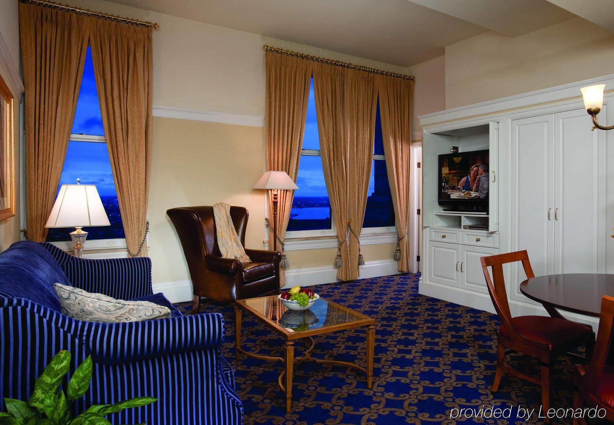 Отель Marriott Vacation Club At Custom House, Boston   Экстерьер фото